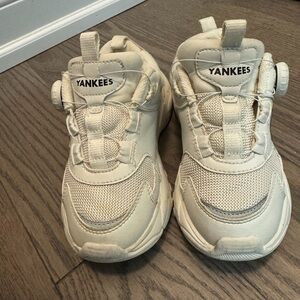 Kids Yankees size 13C
